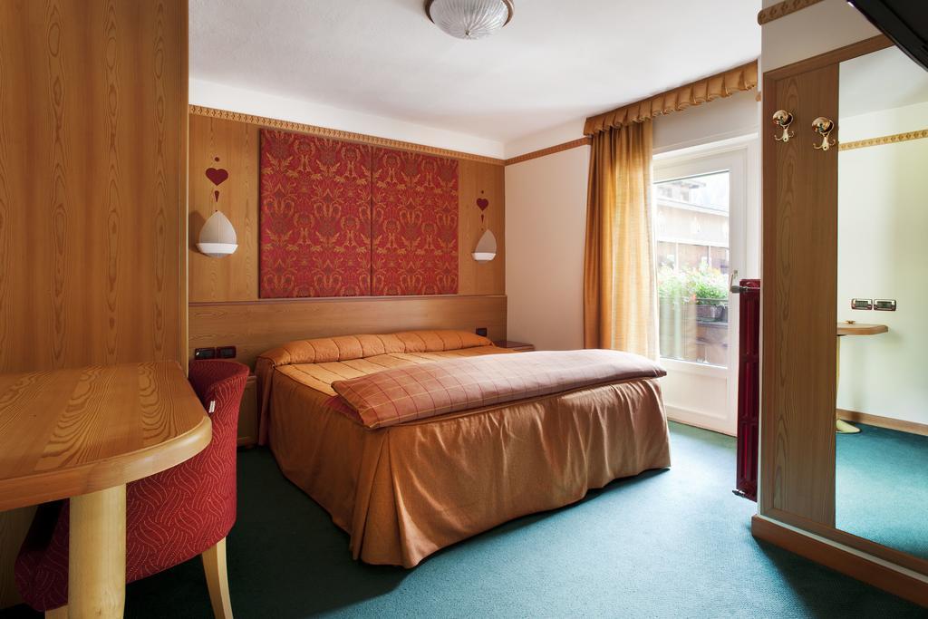 Hotel Haus Michaela Сапада Екстериор снимка