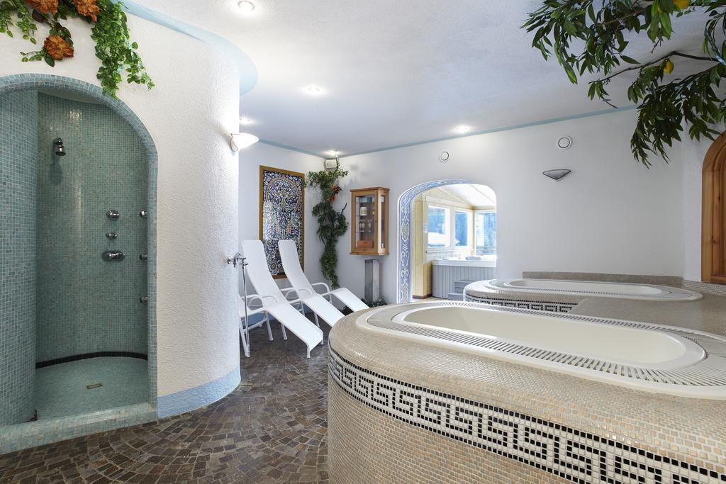 Hotel Haus Michaela Сапада Екстериор снимка