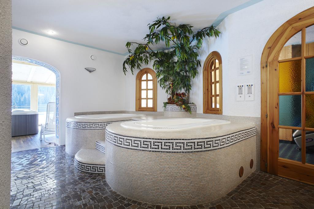 Hotel Haus Michaela Сапада Екстериор снимка